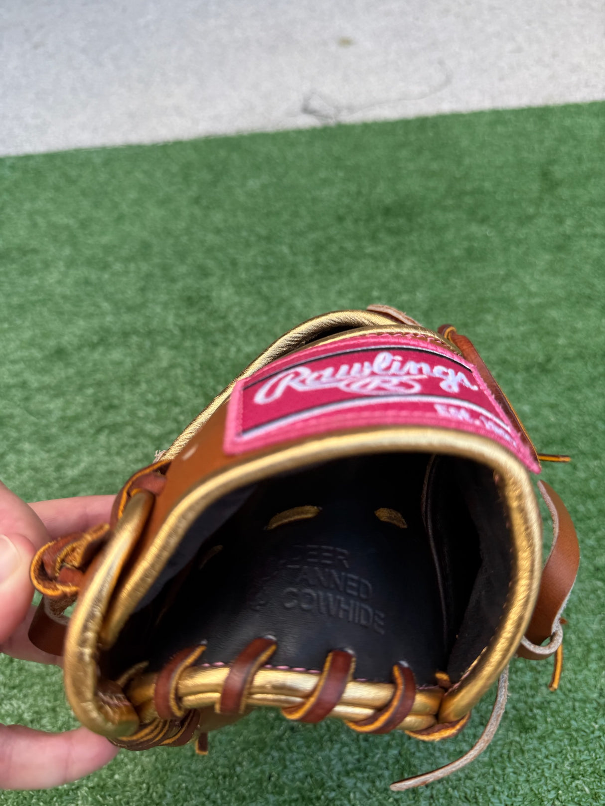 Used Rawlings Colorsync 9.0 11.75in Heart of the Hide Pitchers Glove