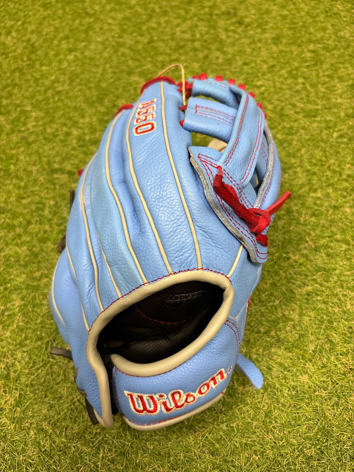 Used Wilson A550 12" Youth Baseball Glove