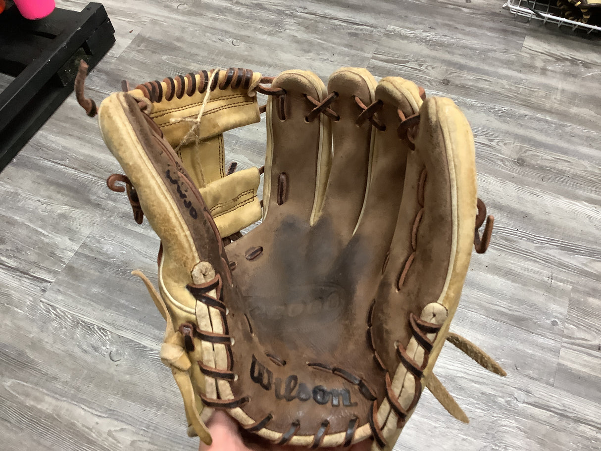 Used Wilson A2000 1786 11.5in Infield Baseball Glove