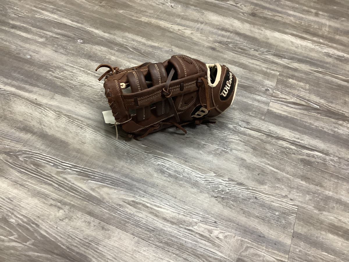 Used Wilson A900 LHT 12in First Base Mitt