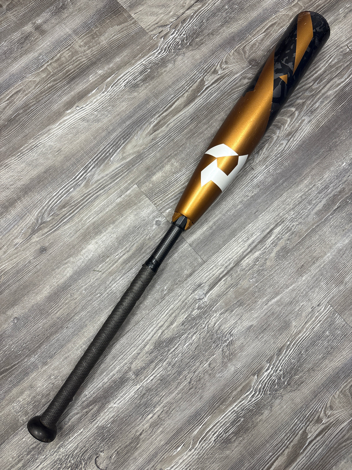 Used 2022 DeMarini Zoa 31/23 USSSA Certified Drop 8