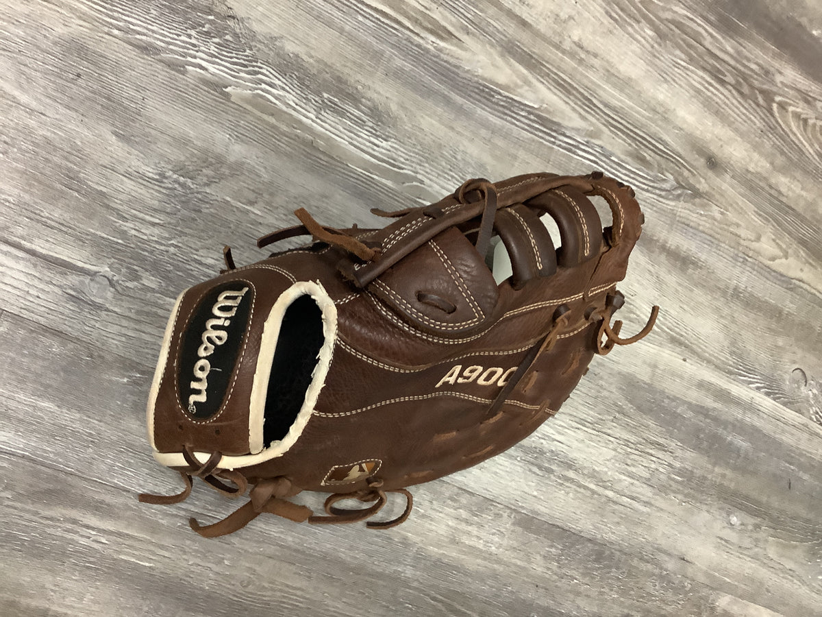 Used Wilson A900 LHT 12in First Base Mitt