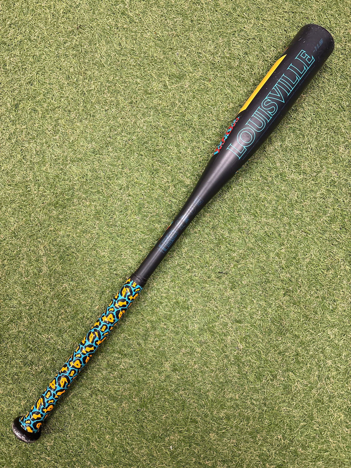 Used 2022 Louisville Slugger Diva 27/15.5 Fastpitch Bat