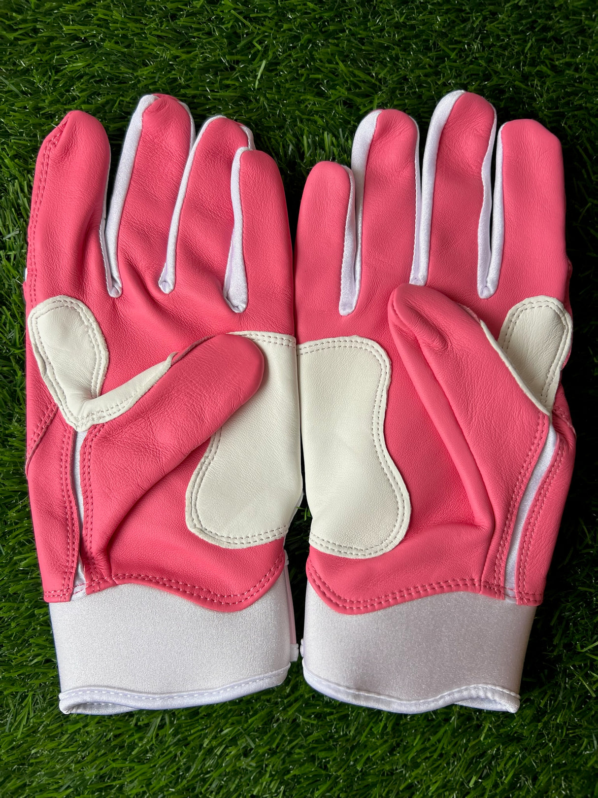 Bruce Bolt Creator Series Dusty Pink Short Cuff Batting Gloves