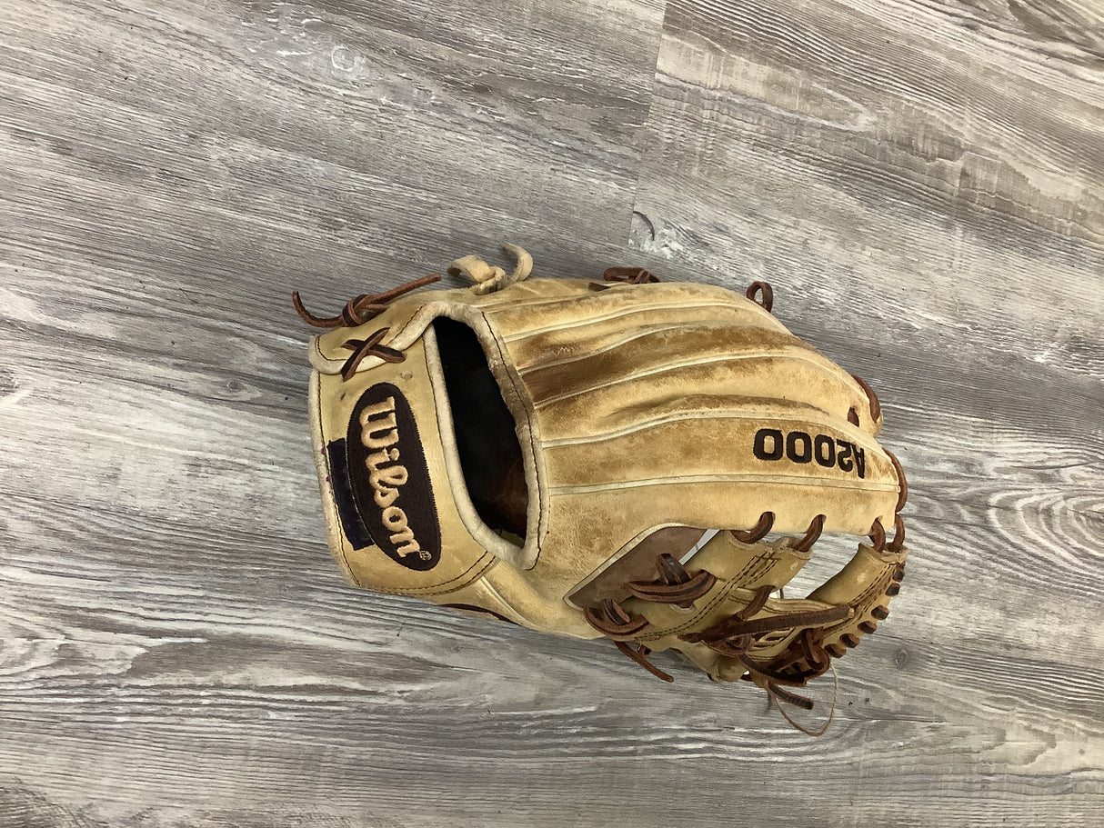 Used Wilson A2000 1786 11.5in Infield Baseball Glove