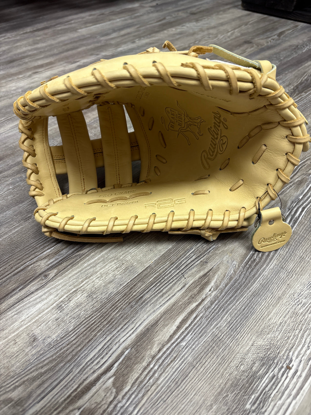 New Rawlings Heart of the Hide 13-Inch First Base Mitt