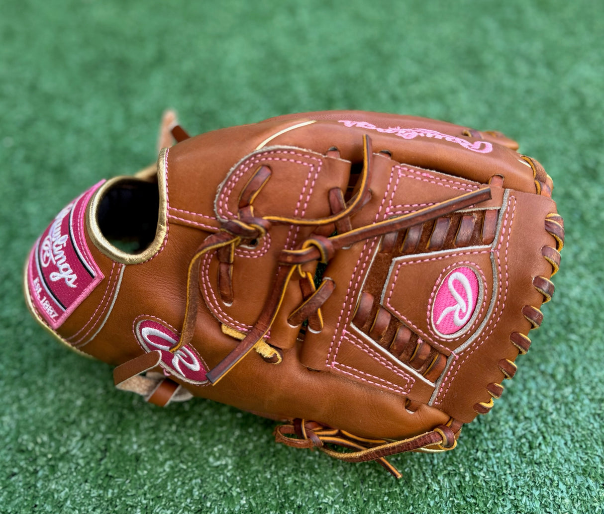 Used Rawlings Colorsync 9.0 11.75in Heart of the Hide Pitchers Glove