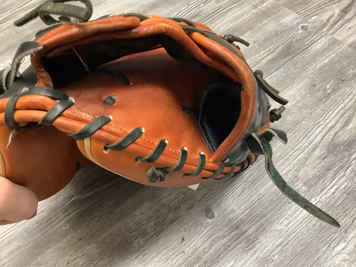 Used Wilson A2K 33.5in M1 Catchers Mitt