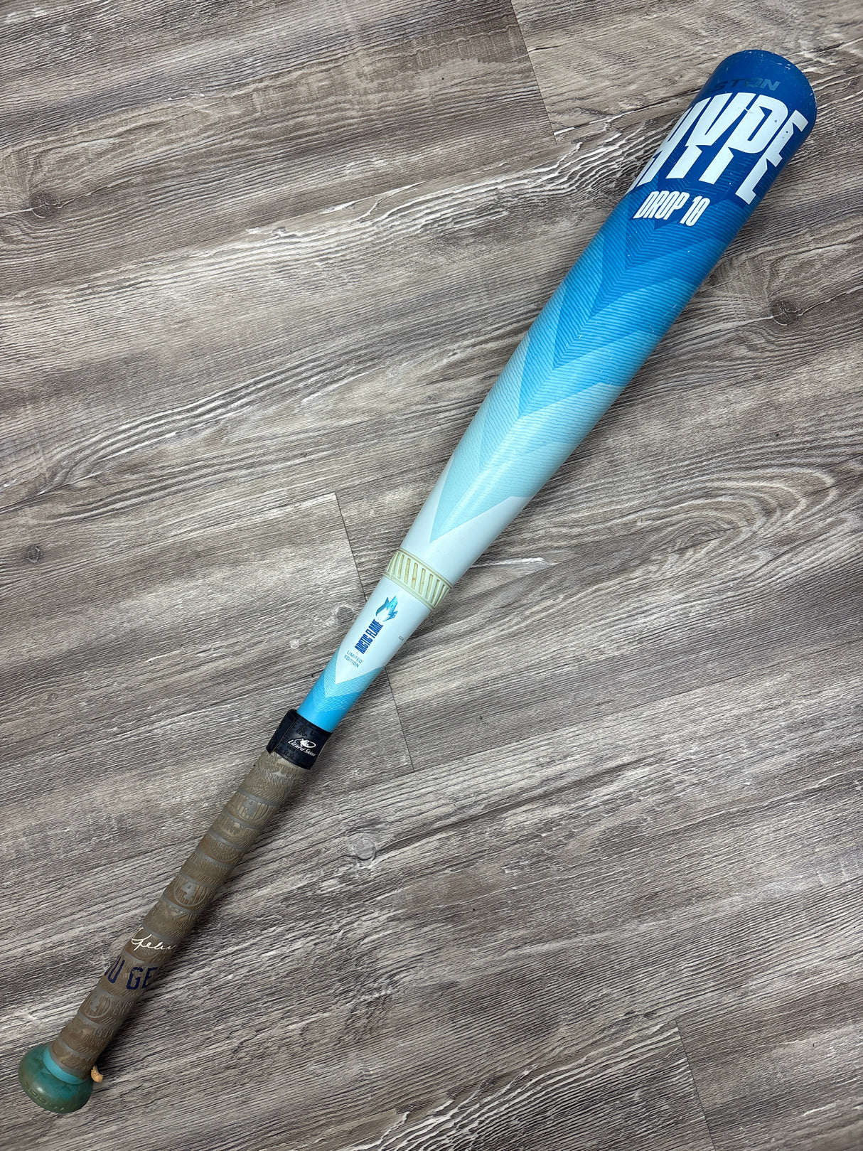 Used 2024 Easton Hype Fire "Artic Flame" 28/18 USSSA Certified Drop 10