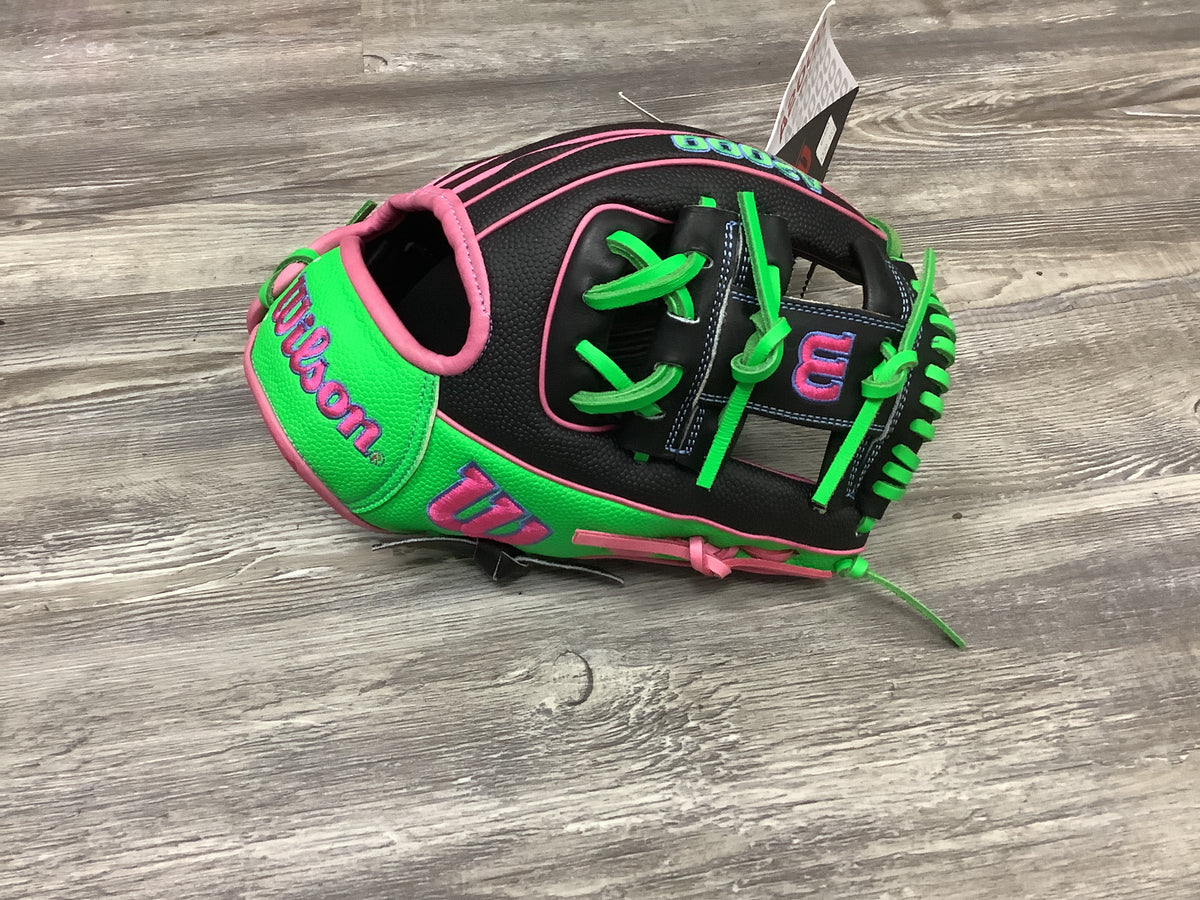 New Wilson A2000 11.5in I-Web Infield Baseball Glove