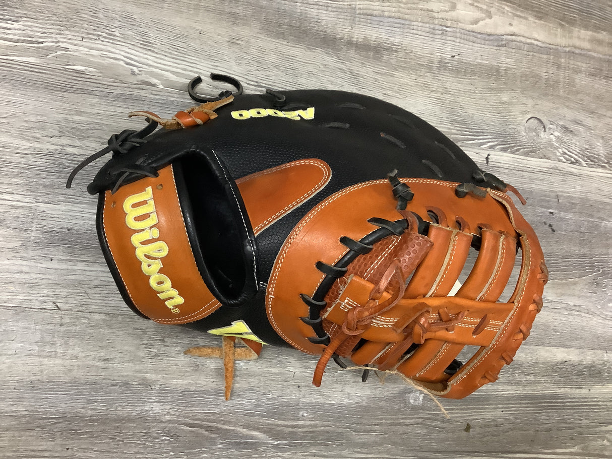 Used Wilson A2000 SuperSkin Spin Control SC1620 12.5in Firstbase Mitt