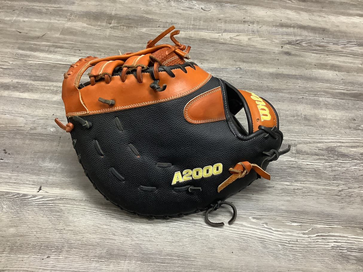 Used Wilson A2000 SuperSkin Spin Control SC1620 12.5in Firstbase Mitt