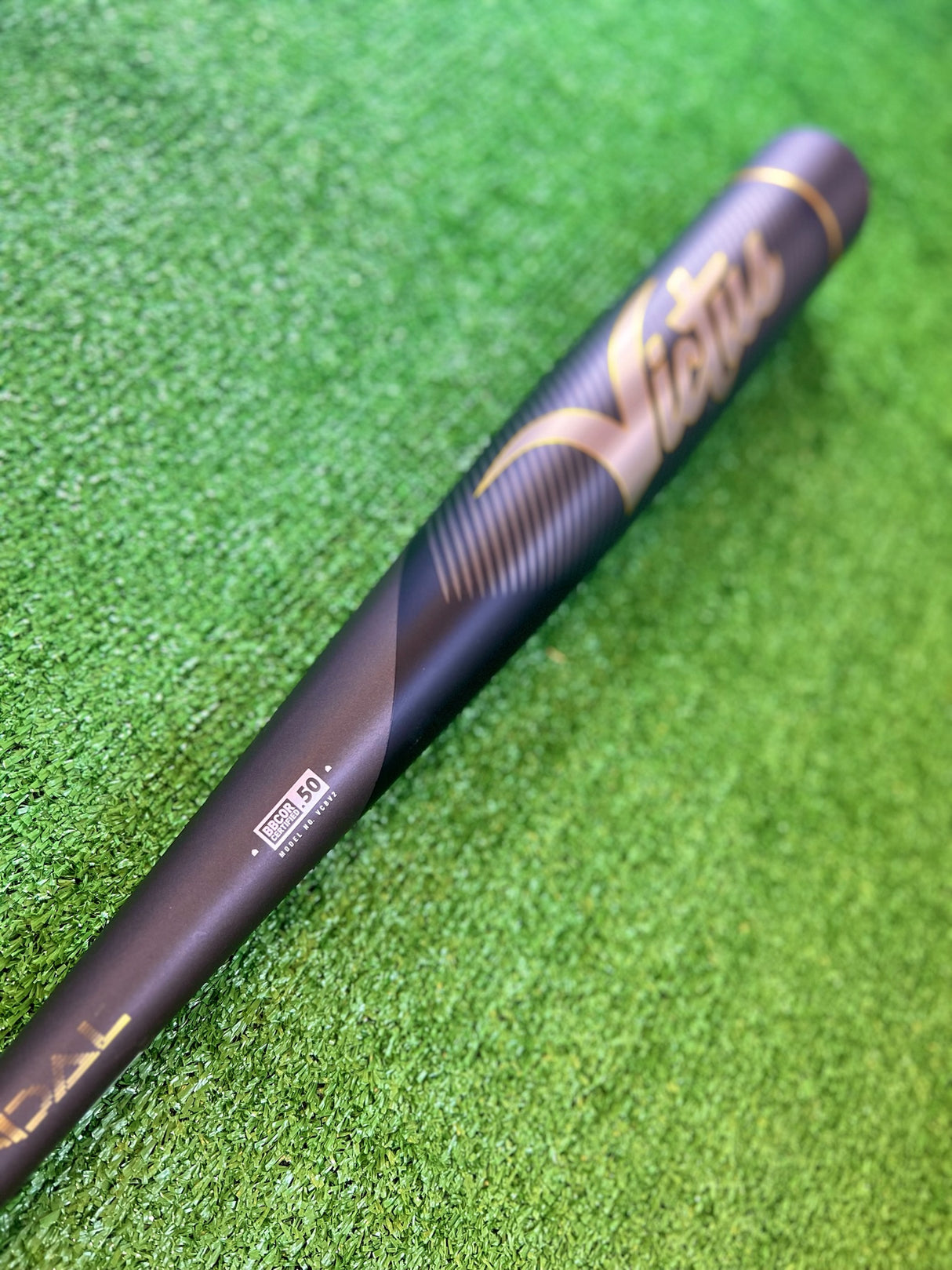 Used Like New Victus Vandal 33/30 BBCOR Certified Drop 3