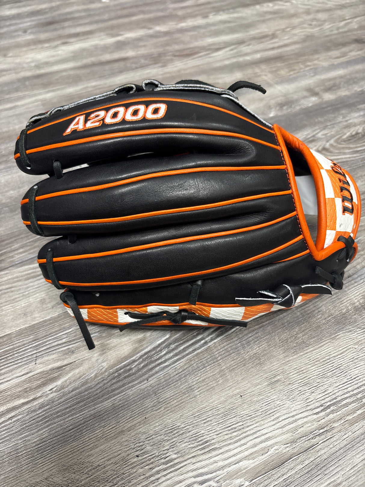 New Wilson A2000 12" B2 SuperSkin Knoxville Series Pitchers Glove