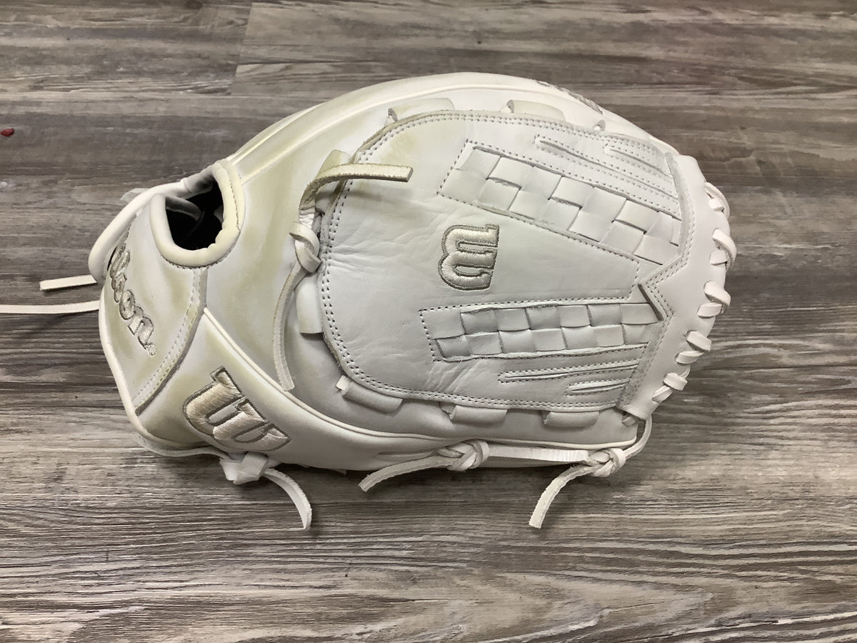 Used Wilson A1000 V125 12.5in Outfield Fast Pitch Softball Glove