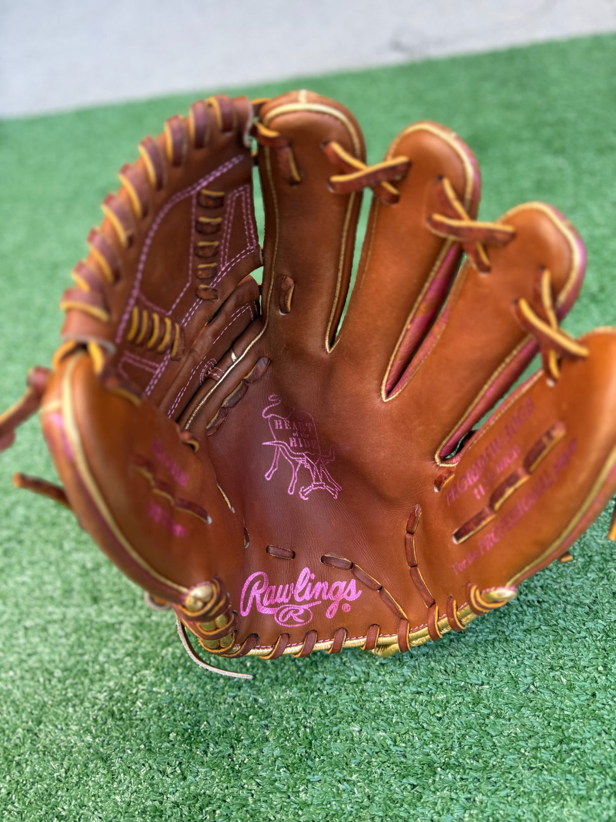 Used Rawlings Colorsync 9.0 11.75in Heart of the Hide Pitchers Glove