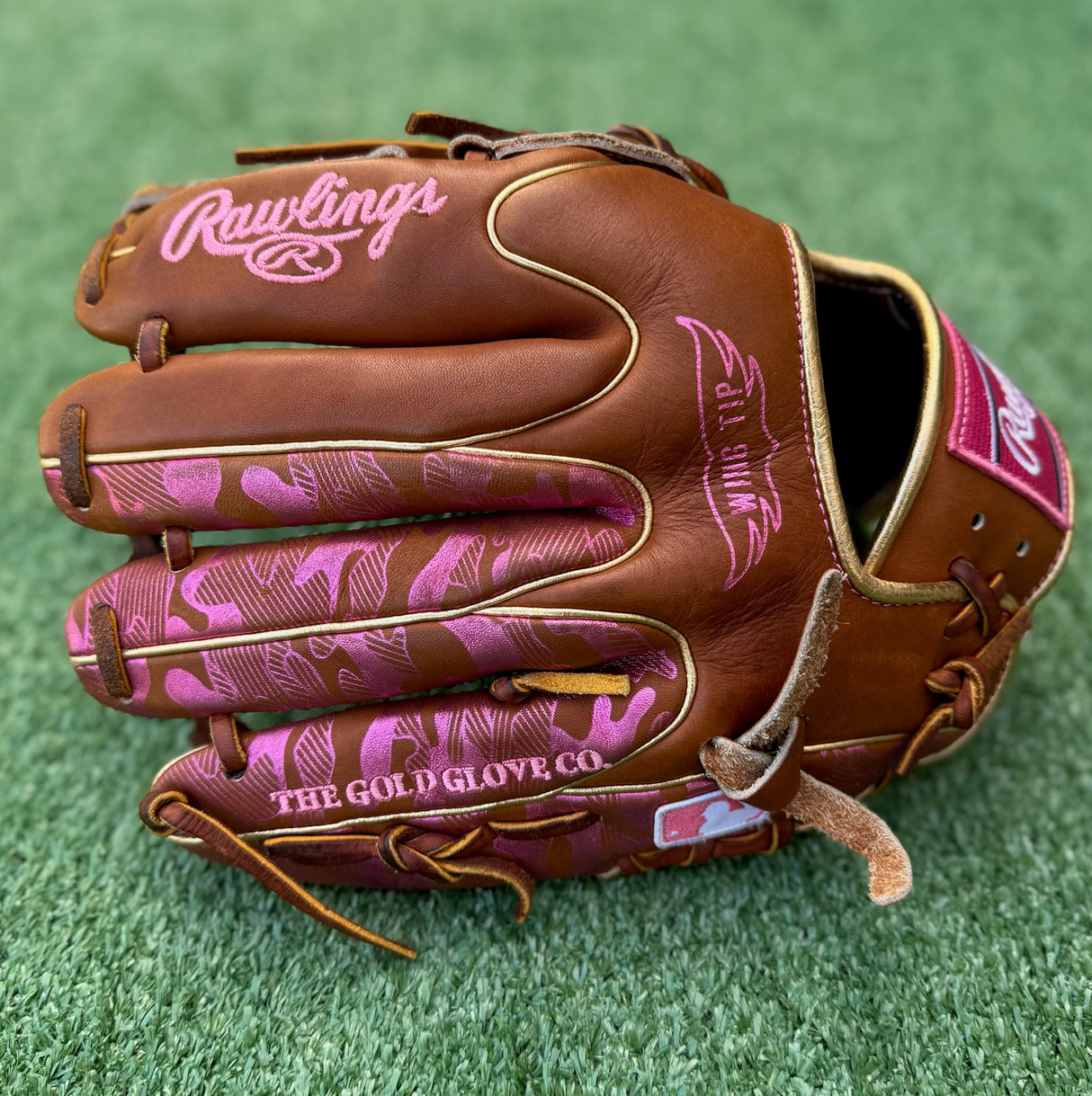 Used Rawlings Colorsync 9.0 11.75in Heart of the Hide Pitchers Glove