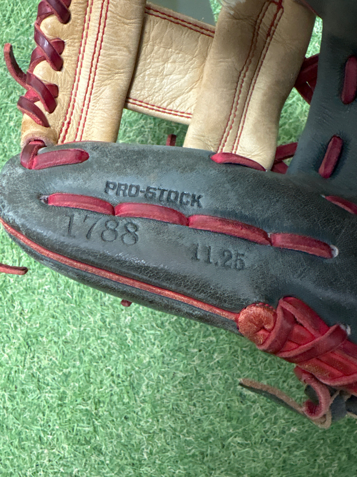 Used Wilson A2000 1788 11.25 I-Web Infielders Glove Navy & Blonde W/Red Lace