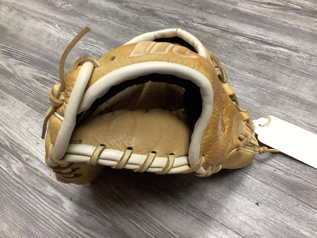 Used Marucci Acadia Series 11.25in Infield Glove