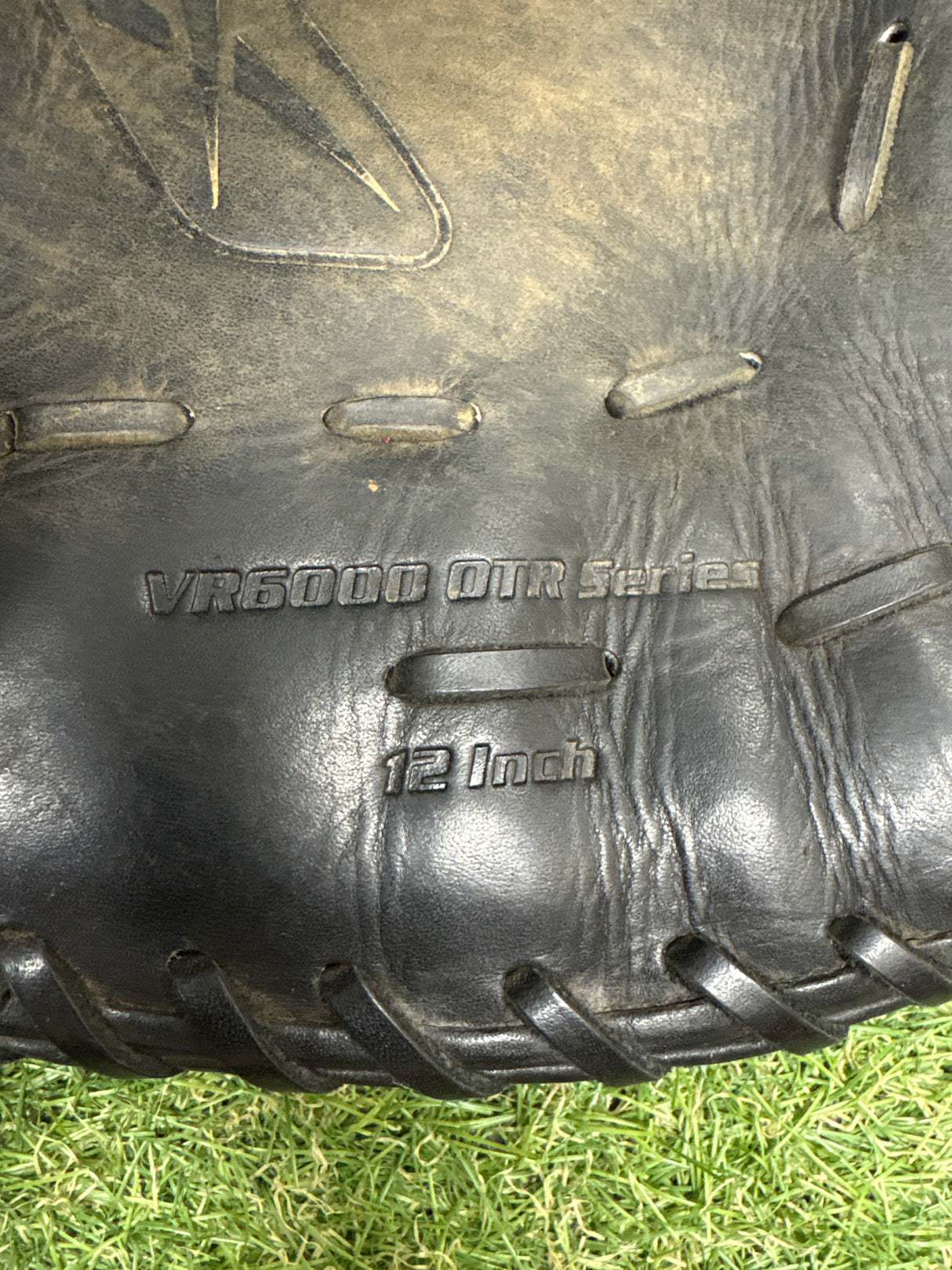Used Reebok VR6000 Series 12in RHT First Base Mitt