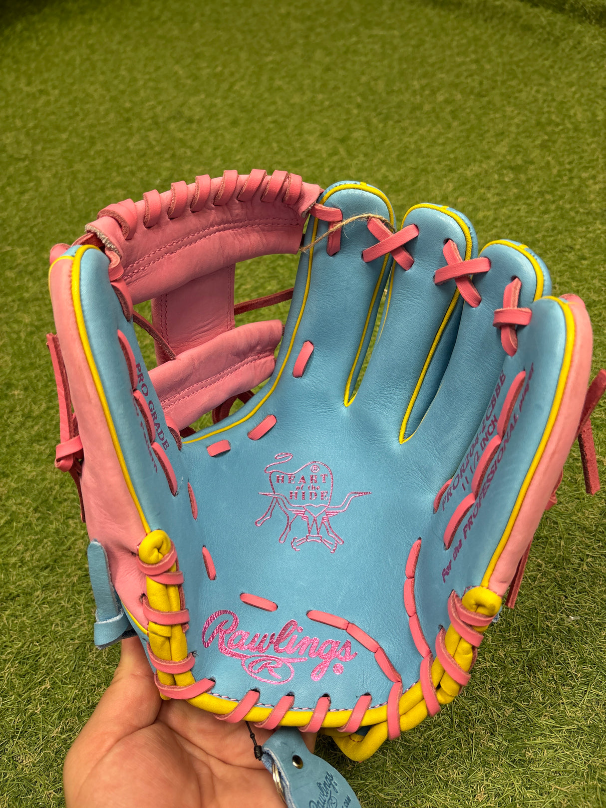 New Rawlings Heart of the Hide Spring Break 11.5" Infield RHT Baseball Glove