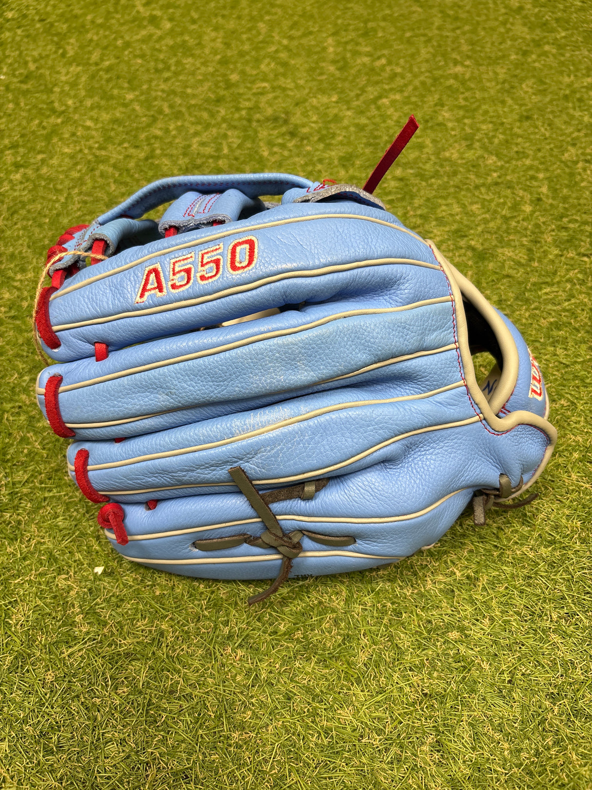 Used Wilson A550 12" Youth Baseball Glove
