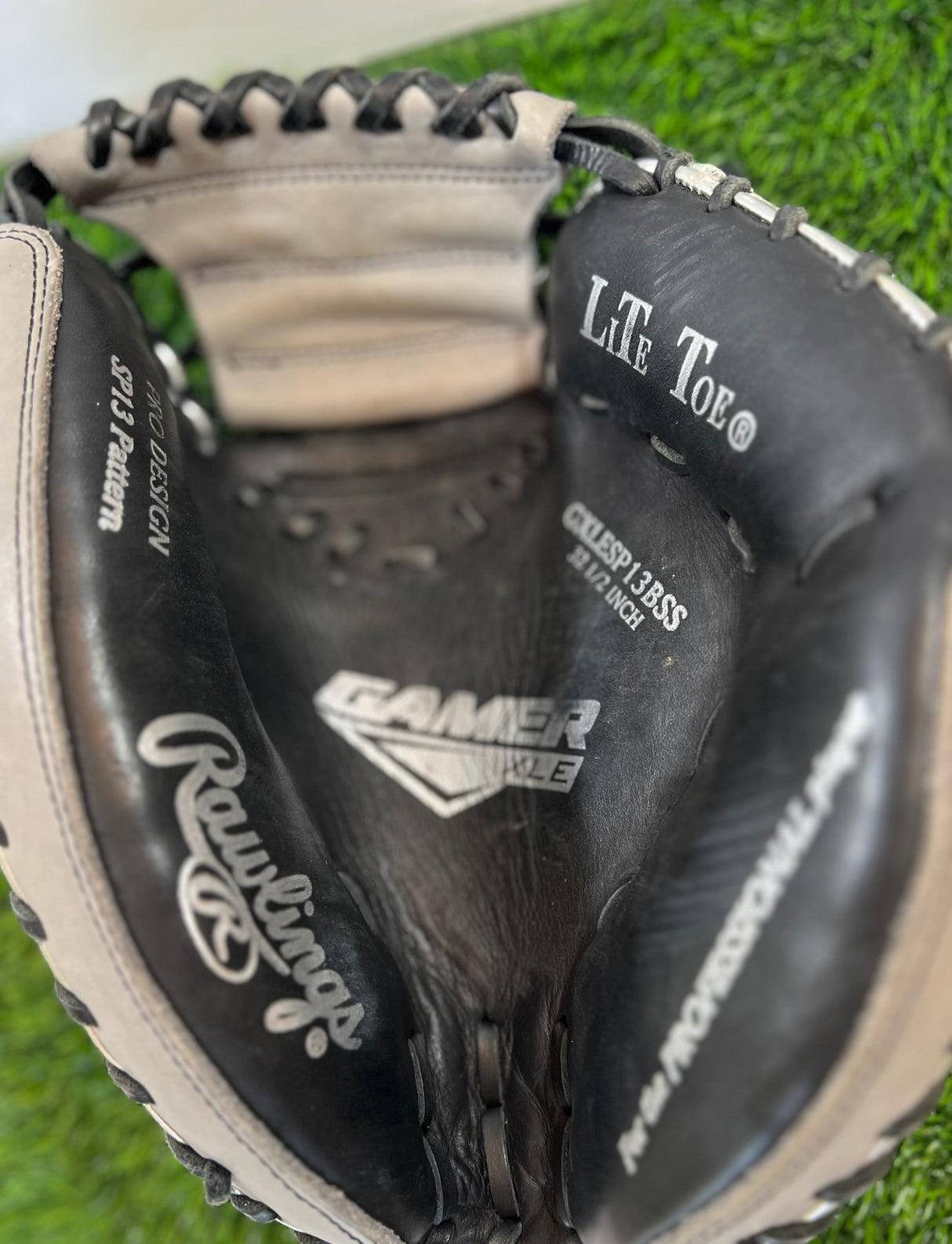 Used Rawlings Gamer XLE 32.5in Catchers Mitt