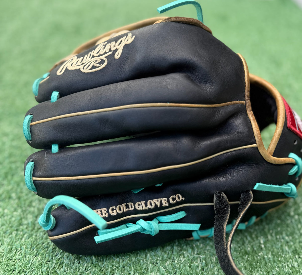 Used Rawlings Heart of the Hide 12.25in H-Web Baseball Glove