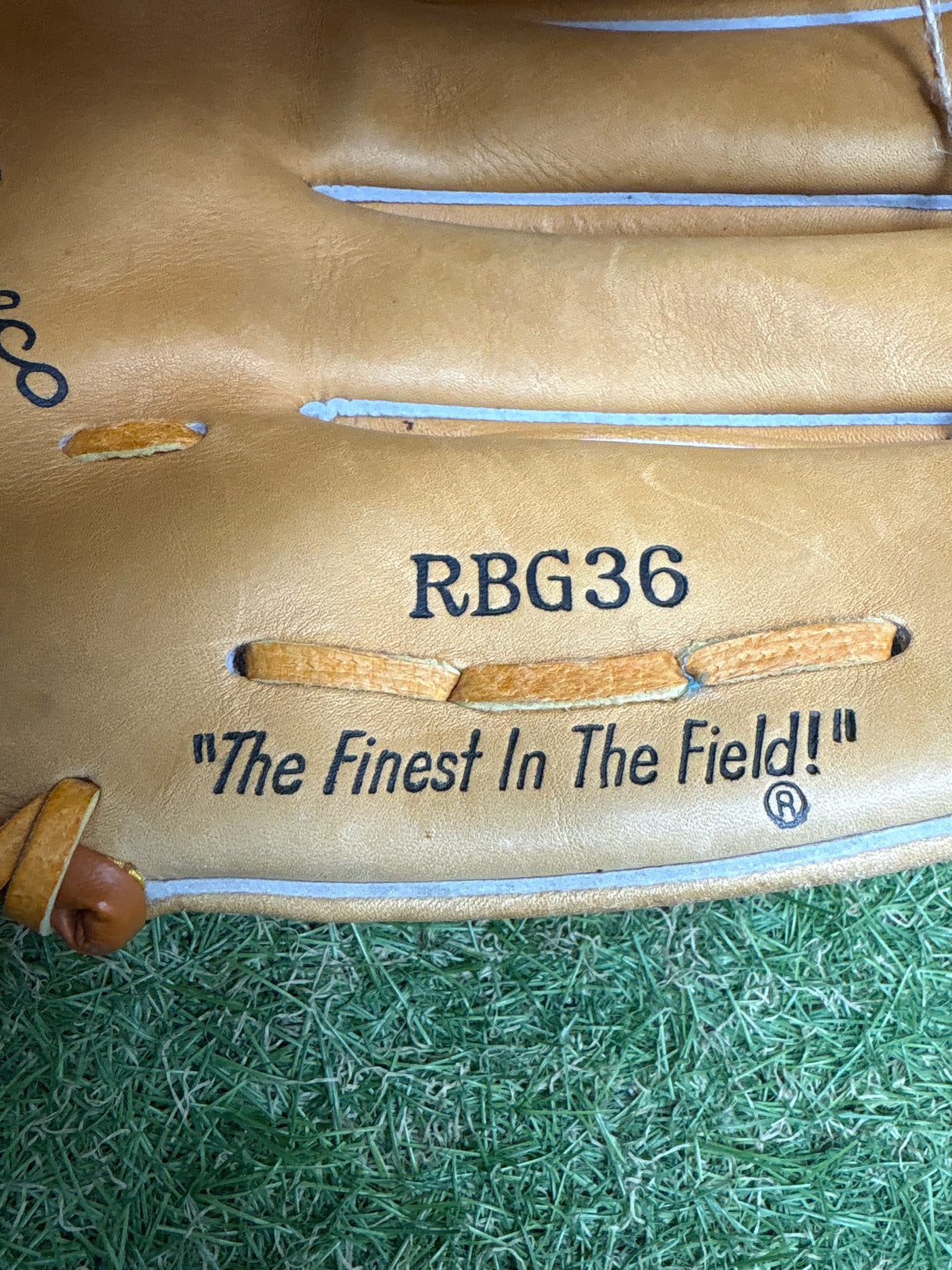 Used RAWLINGS 12.5 Fastback RBG36 JOSE CANSECO RHT Baseball Glove