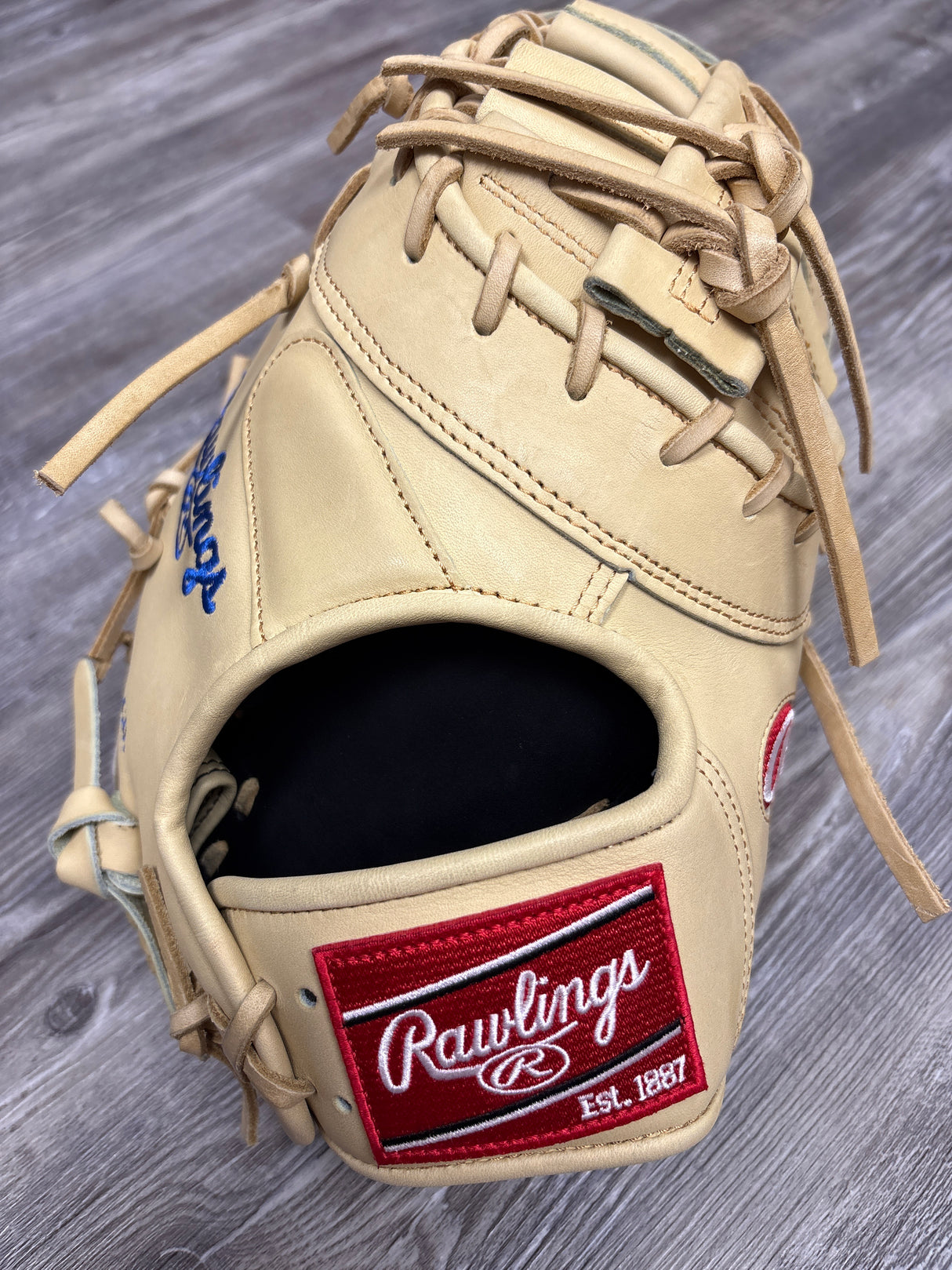 New Rawlings Heart of the Hide 13-Inch First Base Mitt