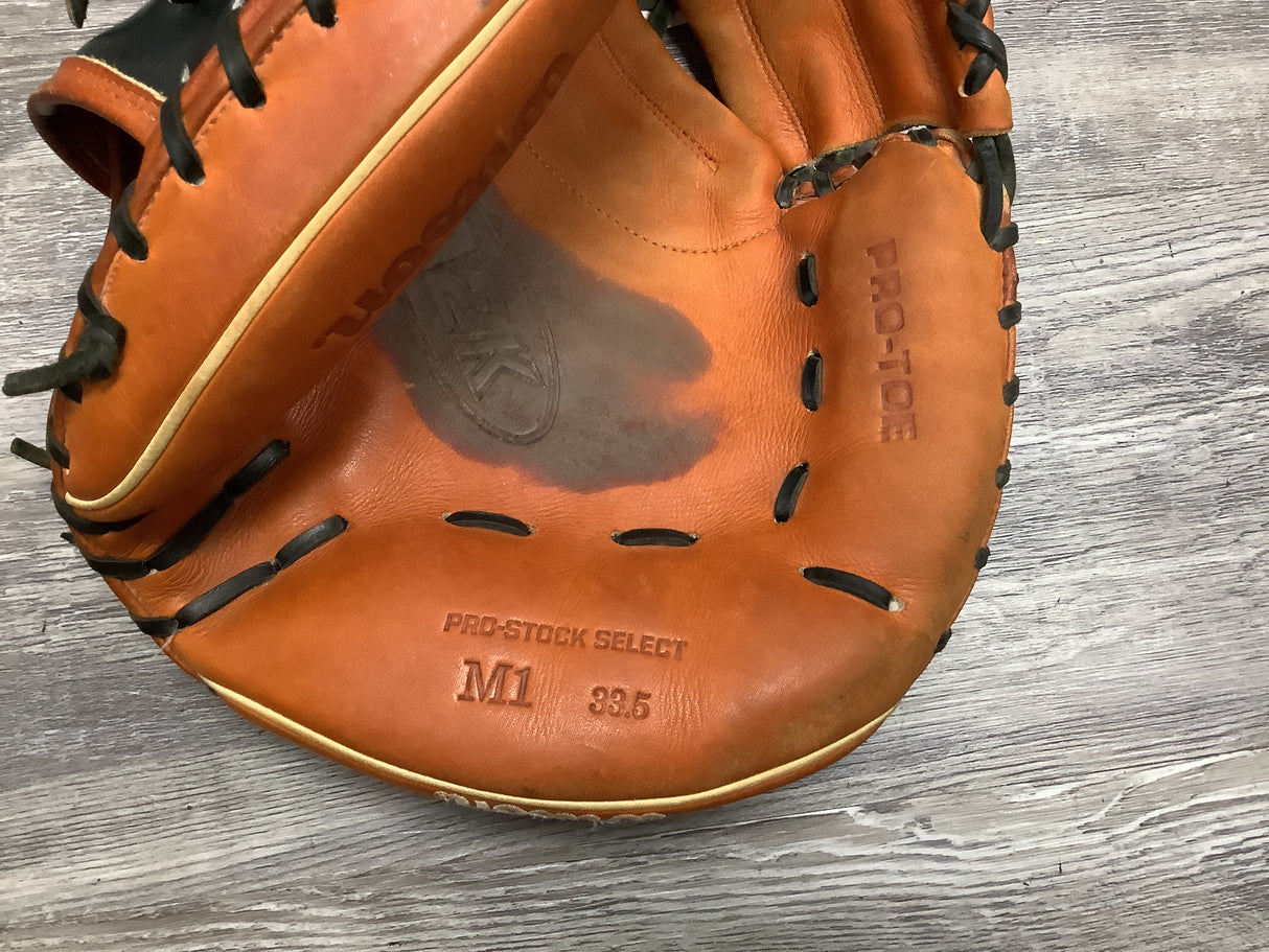 Used Wilson A2K 33.5in M1 Catchers Mitt