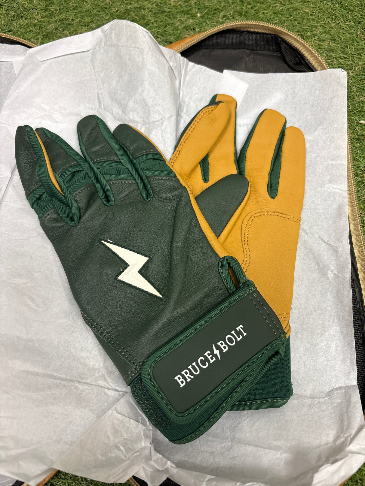 Bruce Bolt Original Series Green Short Cuff Batting Gloves