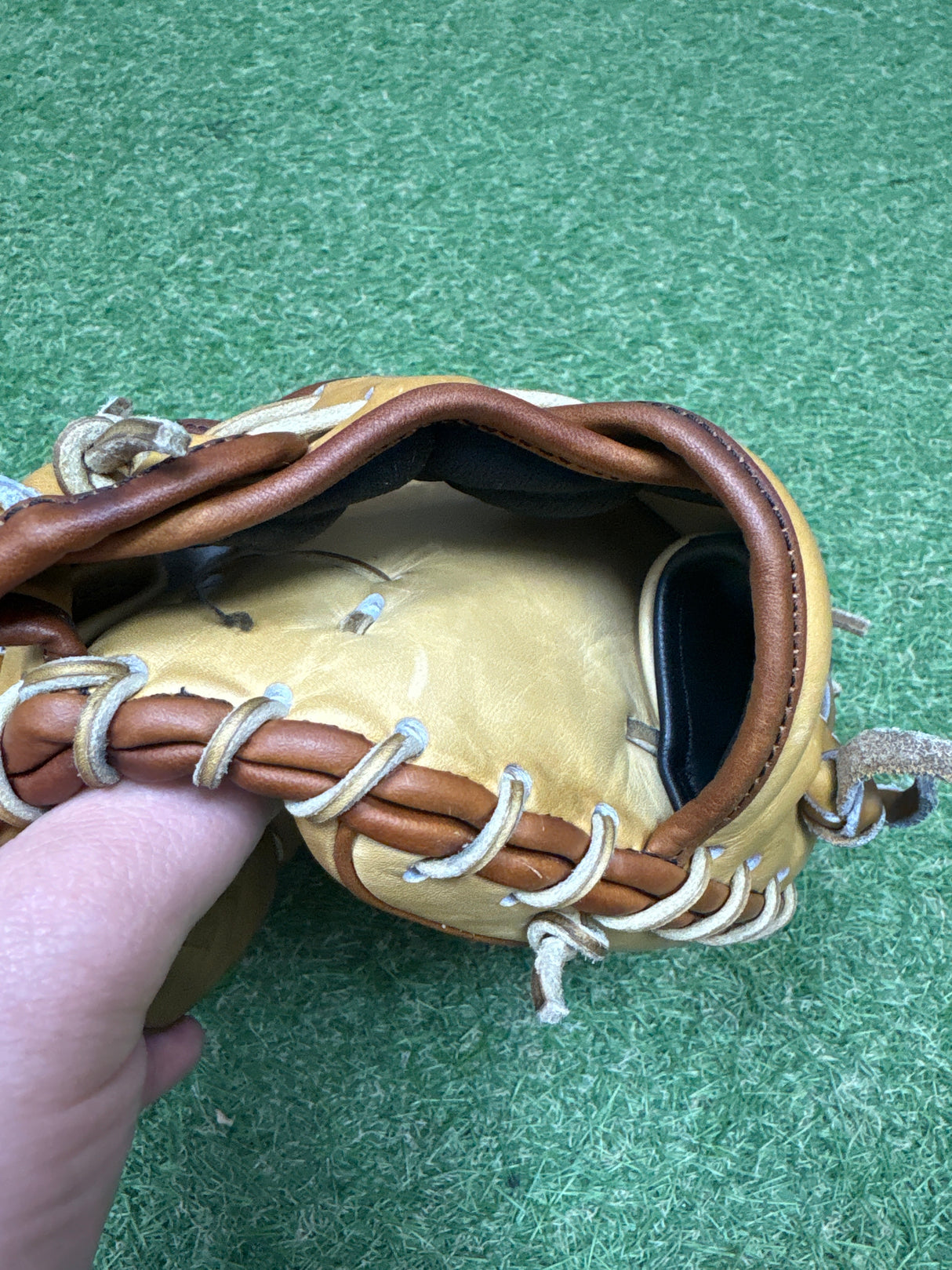 Used Wilson A2000 CM33 33in Baseball Catchers Mitt - Like New