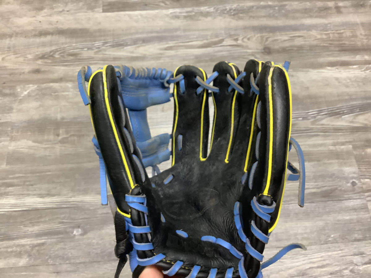 Used Wilson A550 11in I Web Youth Baseball Glove