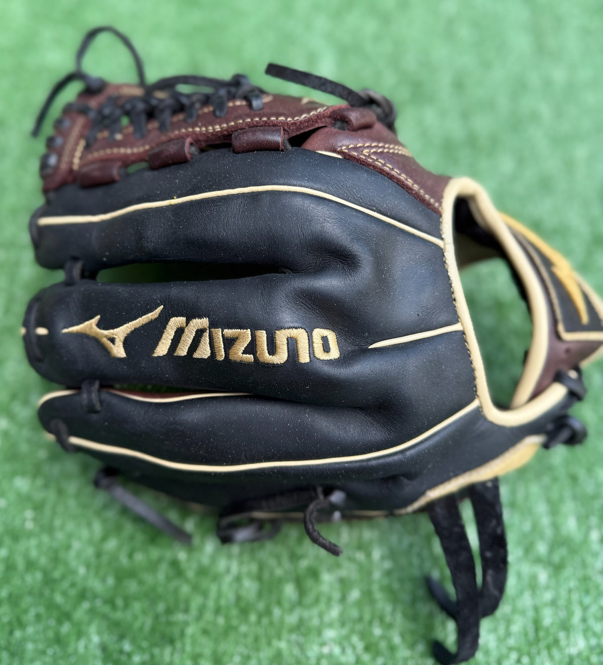 Used Mizuno MVP Prime 11.5in Trapeze Web Baseball Glove - Black/Cherry