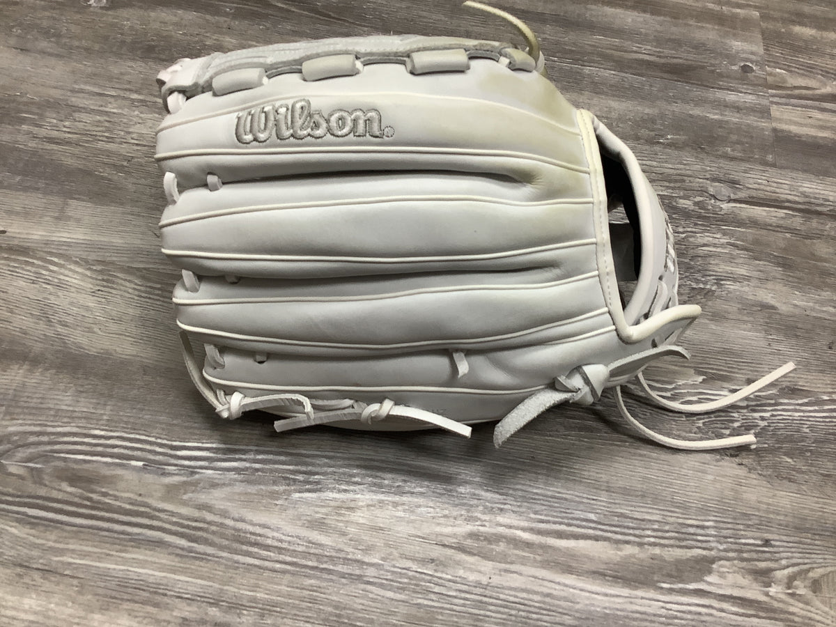 Used Wilson A1000 V125 12.5in Outfield Fast Pitch Softball Glove