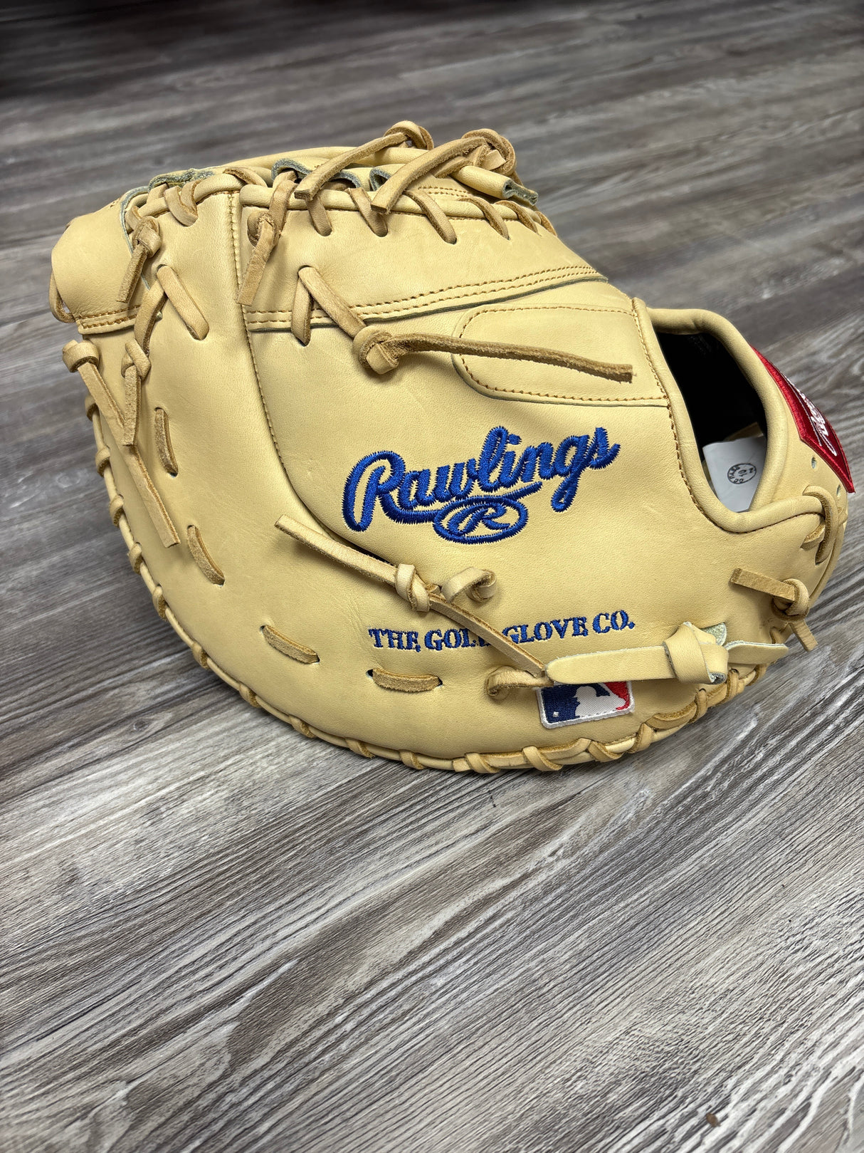 New Rawlings Heart of the Hide 13-Inch First Base Mitt