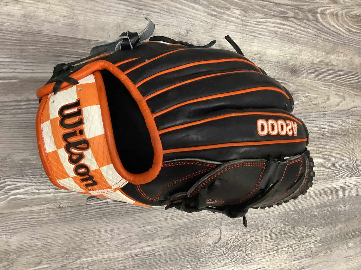 Used Wilson A2000 12" B2 SuperSkin Knoxville Series Pitcher Glove