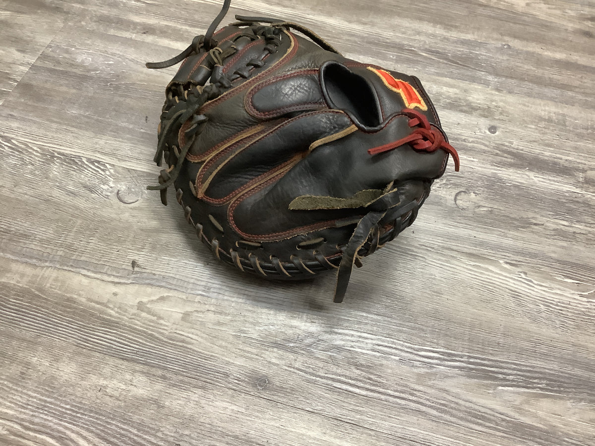 Used SSK Youth Catchers Mitt