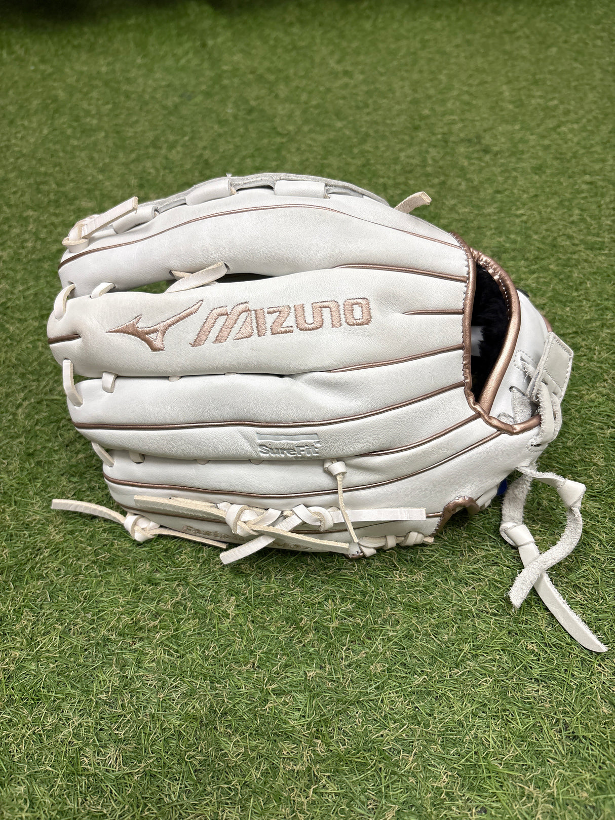 New Mizuno MVP Select 12.5in Fastpitch Glove