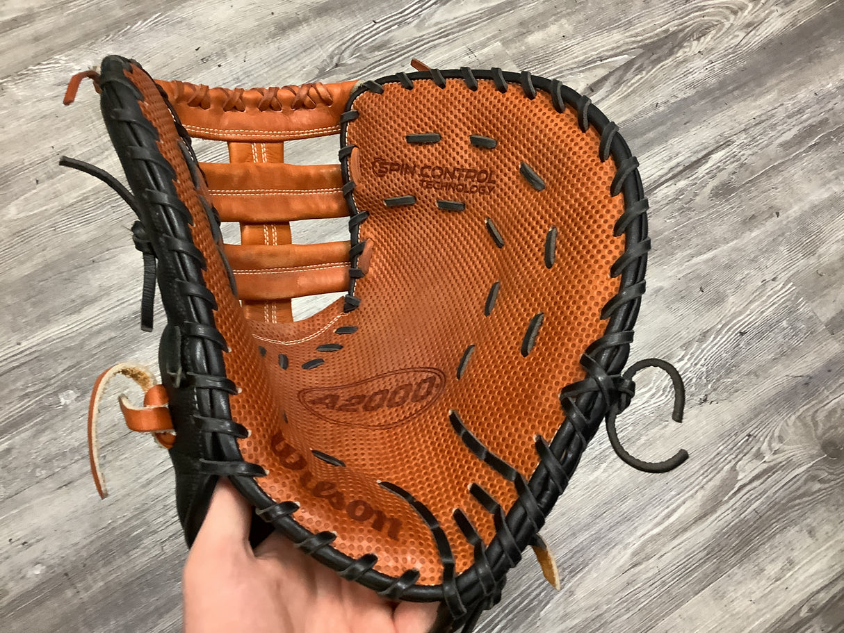 Used Wilson A2000 SuperSkin Spin Control SC1620 12.5in Firstbase Mitt